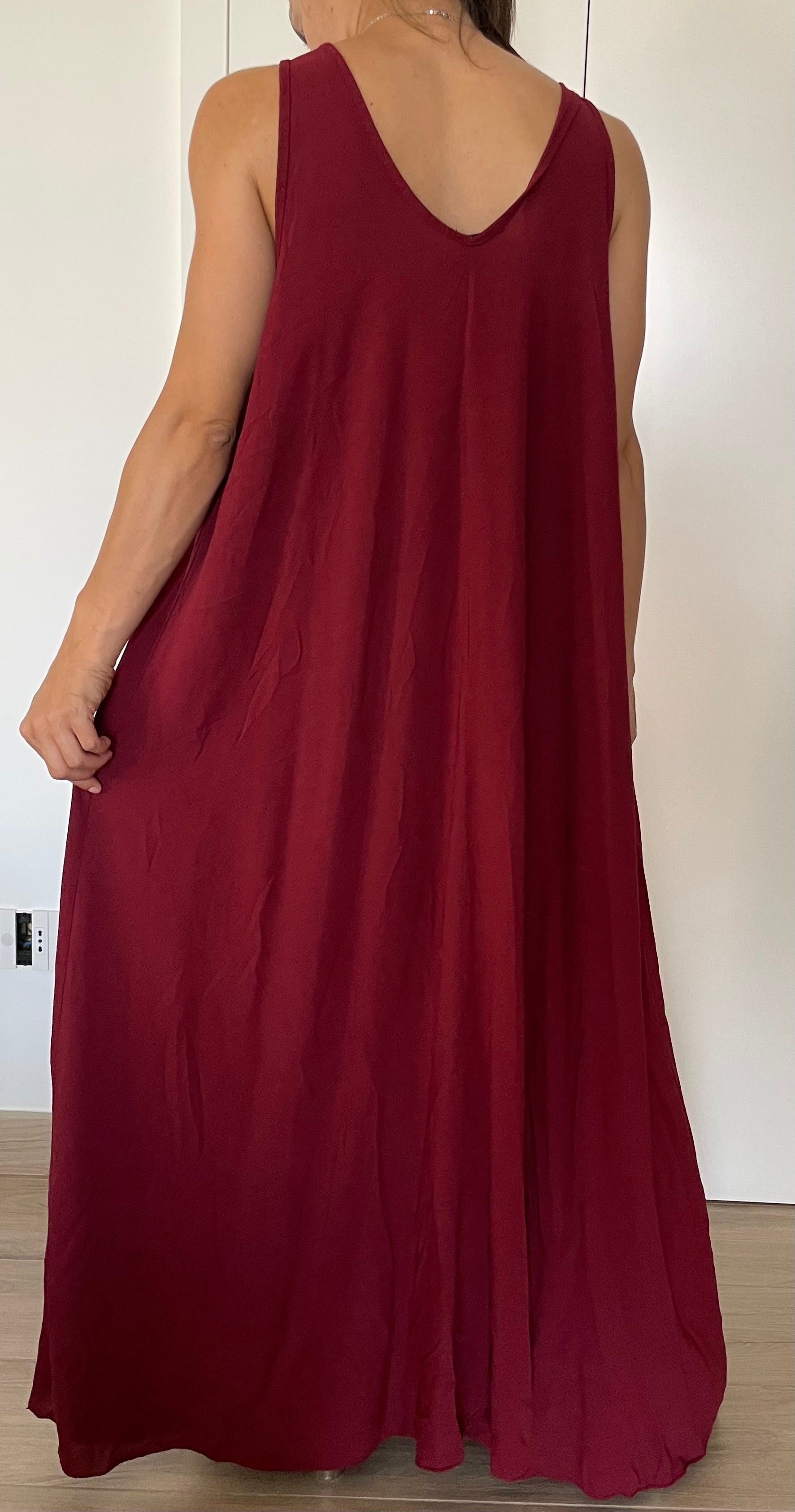 Vestito bordeaux leggero e fluido