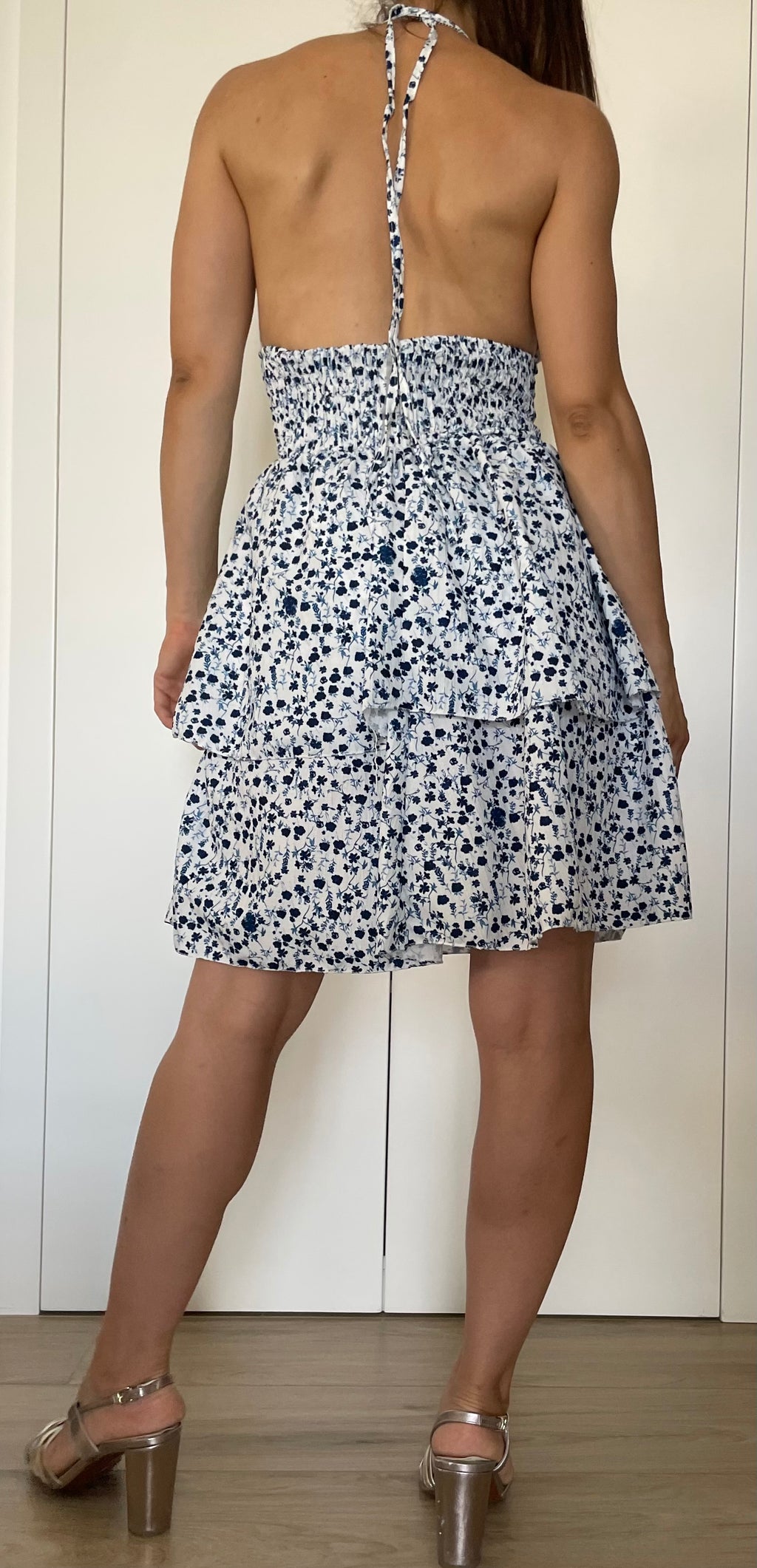 Vestito Floreale Bianco e Blu – Halter Neck
