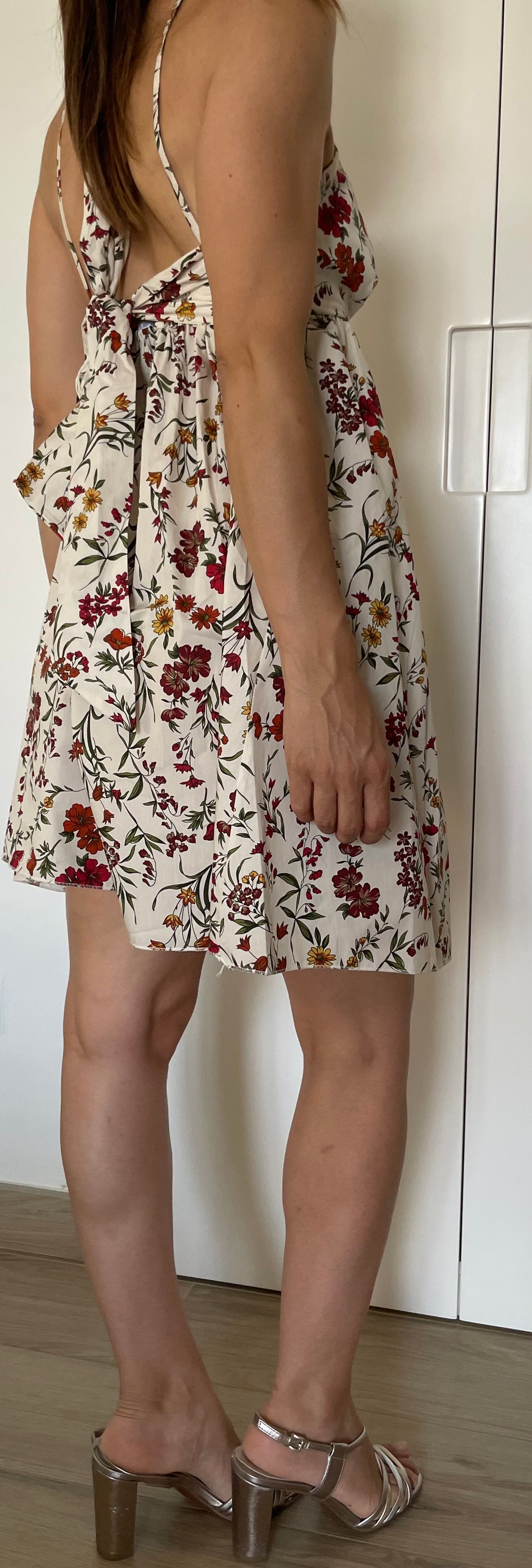 Vestito Floreale Panna – Scollo V Schiena Aperta