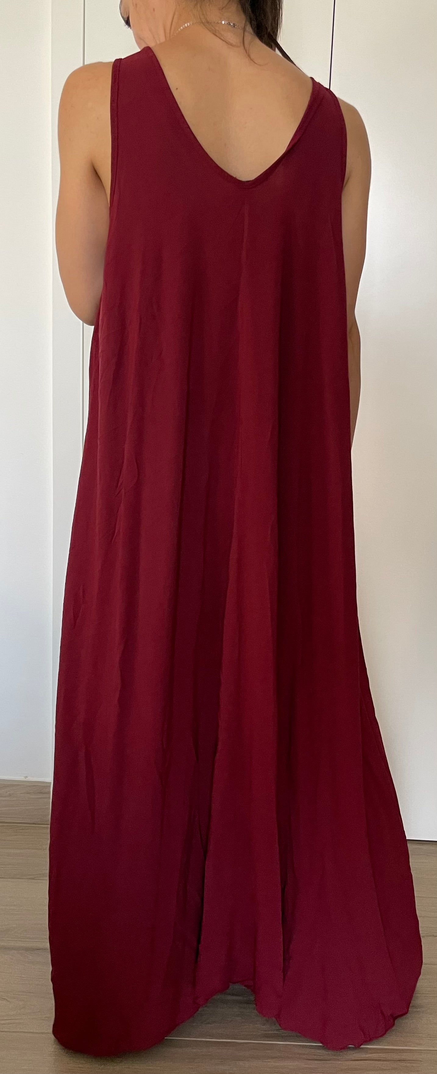 Vestito bordeaux leggero e fluido