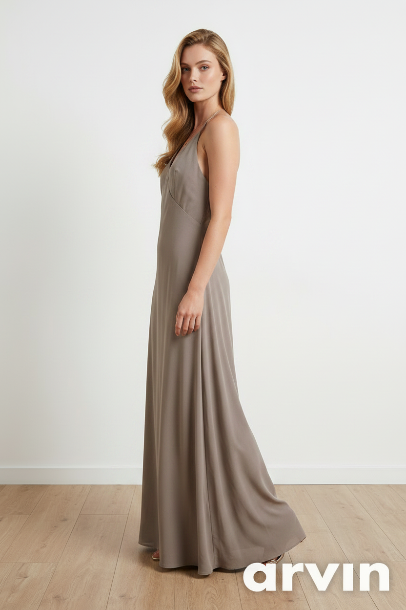 Maxi Dress Taupe Schiena Aperta con Dettaglio Gioiello